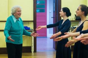 dans, dansdocent, ballet, 98 jaar, leeftijd, joyce harper